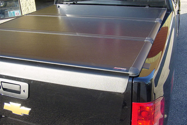Close up of Extang's Encore Truck bed cover