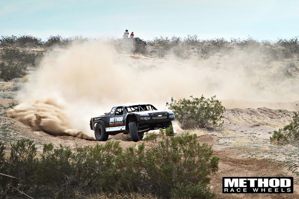 Method wheels race in the desert