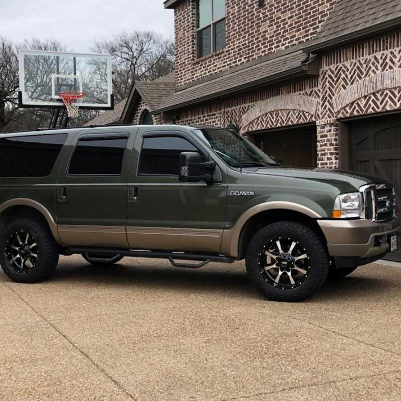 Ford Excursion with Moto Metal MO970 wheels