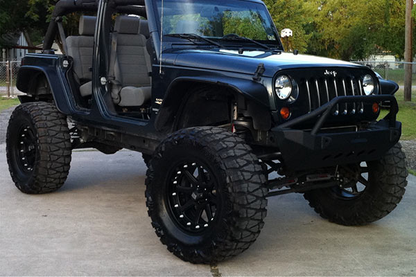 black lifted jeep