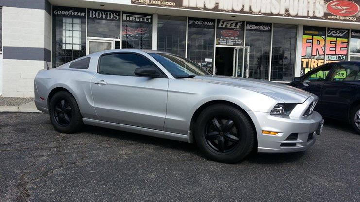 Ford Mustang with Platinum wheels