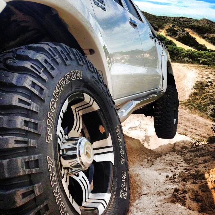 <Mickey Thompson tires